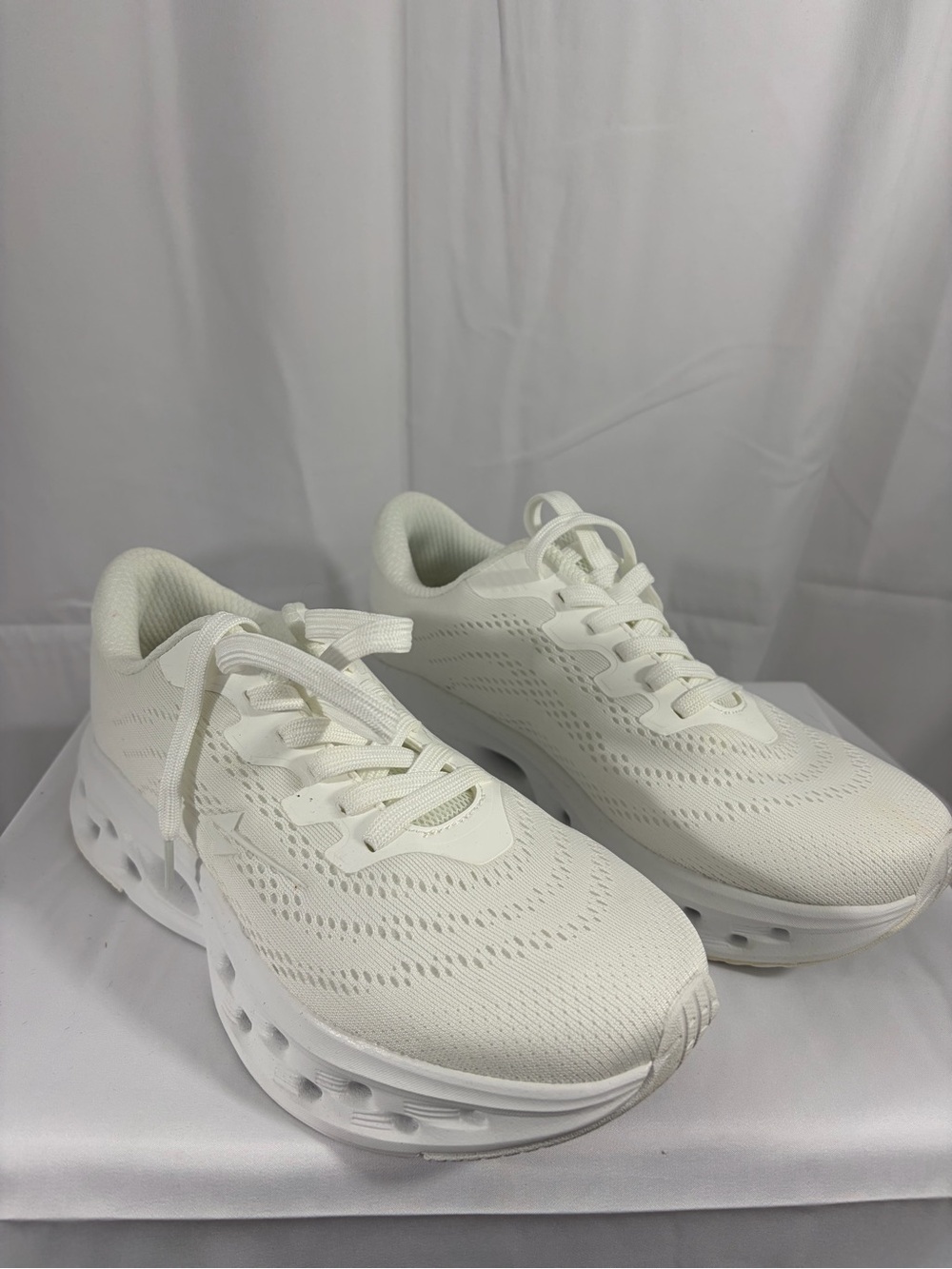 NWT Northside Women's Size 11 Bright White Lightweight Knit Athletic Sneakers
